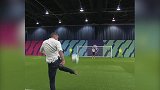 卡大嗓脚后跟停球凌空抽射技惊四座 宝刀不老回眸定格简直骚的一批