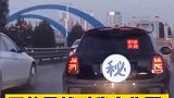我其实本来不想让的，可是他竟然叫我大佬耶！