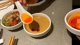 你们在外面排队,我在里面练习拉花
