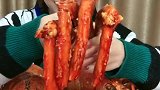 过年就吃帝王蟹，看颜值就知道出生在了富裕家庭