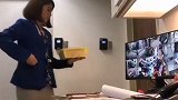 银行女职员直接把存款塞进口袋 客户天天被偷竟无察觉