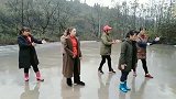阿姨们是真会玩,肚子都笑痛了