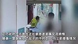 女子医院突发昏厥无人发现，路过医生仅一瞥立即抢救：1分钟救回