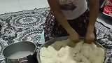 手工揉面，记录农村生活