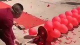 鞭炮厂到死也没有想到，打败自己的是气球厂，这办法太绝了