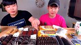 韩国兄弟吃夹心饼干，这一桌子的分量看醉了