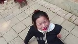 妻子没出月子就被丈夫赶回娘家，娘家妈却说不吉利不让进门
