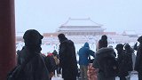 去年和你一起看雪的人还在吗？