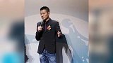 刘德华一脸胡子略显沧桑，男神真的老了