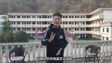 养蜂人为了取蜜方便，需要整理巢脾，看看他是如何操作的
