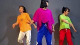 跟着我们以后老了都不用愁，跳广场舞你绝对是绝绝子！