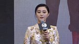 范冰冰怀孕乌龙后，携妈妈逛超市喝椰子水，超呆萌