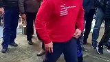 不得了，七十岁了居然有这样身手，佩服