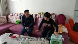 儿媳送公公回家，刚下楼公公说了啥？儿媳扭头要往楼上走，啥情况