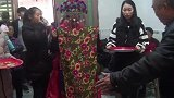 湖南湘西一小伙结婚，新娘这样拜堂，好麻烦，这习俗头回见