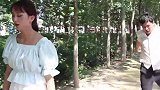 小苗追上小雪想解释，小雪好生气，她说以后再也不想看见小苗了