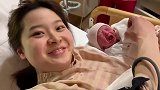 生产后妈妈和新生儿的第一次见面，这一刻宝妈是幸福的！