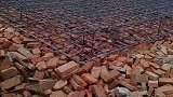 用火砖铺地基，这样建的房子牢固吗？
