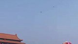 七万只从市民家里借来的鸽子在广场上空放飞