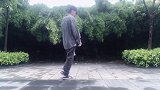 帅哥自创“霹雳手”，这才是高手，厉害了