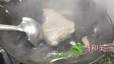 猪肘子别再红烧了，教你东坡肘子的做法，比卤的更香更入味