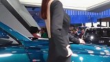 气质骨感美的小姐姐，这一回眸真的是绝了！