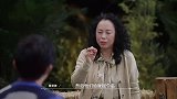 黄绮珊打网球被晒黑，现场自我调侃，一句话把胡夏乐坏了