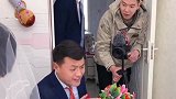 伴娘实力抢新郎，原来他俩才是真心相爱的，新娘真是好尴尬啊！