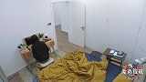 迷之操作！杨笠后台拿刀片刮胡子，吴宣仪直接看傻眼