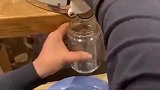 自助蜂蜜，这刚打开就喷出来可怎么接这设计太反常了！