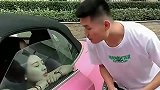 重庆美女睡着了，小伙要偷吻，美女突然醒来一看，会有什么反应