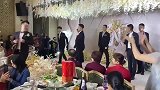 当舞蹈老师成了伴郎，全场没有比他更帅的了！
