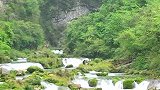 贵州深山峡谷发现一山洞，山洞里竟有一条瀑布，如同人间仙境。