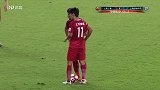 中超-17赛季-上港进攻一浪接一浪令人窒息！ 艾哈跟进推射变线弹出底线-花絮