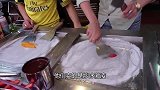 兄弟俩街头卖炒冰激凌，动作整齐划一走红网络，挣钱买了两套房！