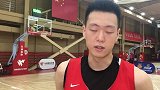 名宿之子张知垚：努力不辜负大家期待 未来期望能担起男篮责任