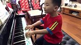 4岁3个月的小朋友练习钢琴曲：健身操