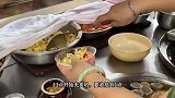 福建大姐传承公公51年的手艺，一天要做几百碗面汤，年赚几十万