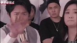 凤凰传奇直播“卖珠峰空气”后续，演技上线讽刺主播，笑出眼泪！