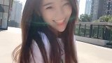 阳光配上姑娘的微笑，画面真的太美好了，是心动的感觉！