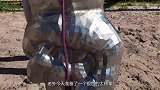 将铁拳吊到45米的高空，砸向巨型铁球的瞬间，场面过于惊艳！