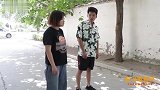 凤姐和芙蓉姐同时掉河里，只有一块砖头，你先砸谁太逗了