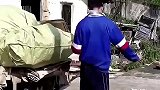 坚强小伙捡废品供妹妹上大学，自强成为家里的顶梁柱