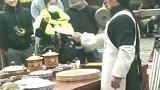 专业的替身演员，学了仨月厨艺，刀玩的就是这么溜