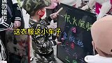 厉害了啊这狗子，都可以自己整狗粮吃了