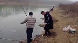 野钓本应该外出务工的季节，却每天聚集在大河两岸，收获太意外