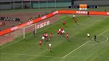 第59分钟上海上港球员石柯射门 - 打偏