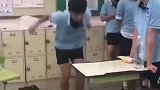韩国学生欧巴，惊人的弹跳力和平衡力，身上是没有骨头吗