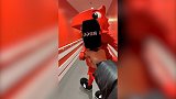 【前方直击】PP体育记者偶遇红军吉祥物 为其送上“爱的助力”