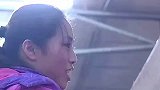 爬行女孩的自强人生，靠双手爬行养牛年入百万